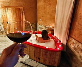 Две романтични нощувки за двама в екокъща "Землянка" в Лещен