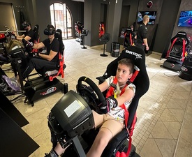 Преминете границите на скоростта с "VR Racing в Пловдив" + F1 Симулатор + Ferrari F1 волан