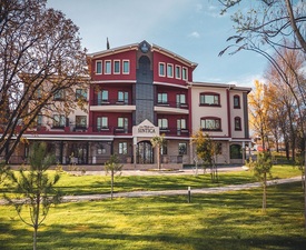 An overnight stay and dinner in "Villa Sintika" Melnik - an experience with the taste and aroma of wine