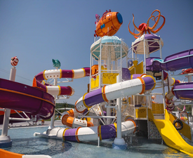 Посещение през събота или неделя за двама + дете в морето на столицата – Аквапарк София 