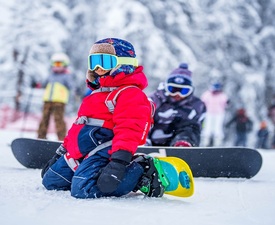 Урок по ски или сноуборд + професионална фотосесия за деца до 5 години в Пампорово + видеозаснемане