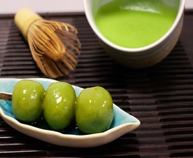 Работилница за традиционни японски сладки Данго мочи и чай Матча за двама в ТеаТоріа - открийте вкусните тайни на Изтока 