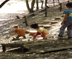 Дивото Зове - сафари с наблюдение на диви животни, разходка, стрелба с лък и барбекю за двама + 1 дете (7-10 г.) край Ихтиман