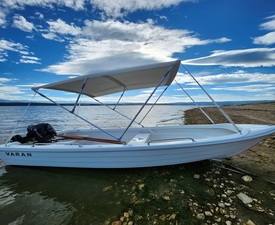 Моторна лодка за до 4 души под наем на яз. Искър  - наем за 2 часа