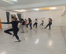  Танцувай в ритъма на Гърция - посещение за двама в стандартна група