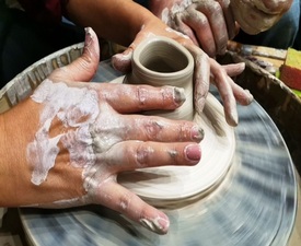 Грънчарска работилница за двама човека в Център за приложни изкуства и занаяти „Къщата“, гр. Велико Търново