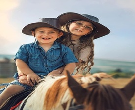 Разходка с кон за двама сред природата в Радомир - 30 мин.