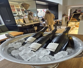 Дегустация на 3 вида шампанско с Благой Кузмански и подарък за вкъщи в The RITZ Specialty Coffee - за двама