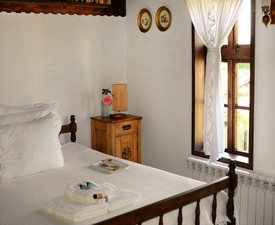 Две нощувки за двама в двойна стандартна стая + закуска в Етно хотел Осмарски къщи, с. Осмар, област Шумен