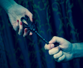 Ескейп руум за петима в стаята на триковете: Детектива и Машината на времето