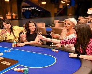 Станете Кралицата на покера с Тридневен курс ниво Стратегия на покера от Poker Queens Academy