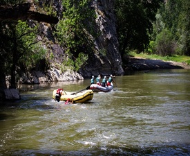 Рафт-каньонинг в Кресненското дефиле - двама човека