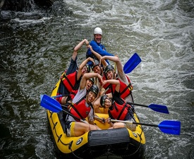 Рафтинг, каньонинг и въжен тролей на река Струма за двама - приключение с тройна доза адреналин