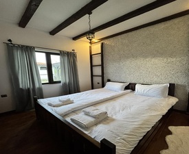 Нощувка делник за до 4 души + разходка с АТВ за двама в къщи за гости Rhodonest в с. Горно Брястово, област Хасково