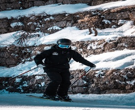 Ski or snowboard lesson + professional photo session for youth and adults in Pamporovo + Video recording