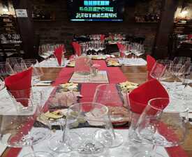 Дегустация на вино на тъмно – предизвикателство за сетивата за осем човека във В. Търново