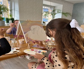 Арт работилница за рисуване върху стъкло или платно в Пловдив - за двама