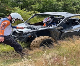 Приключение край София - 2 часа офроуд сред природата с каране на УТВ