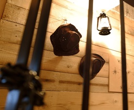 Ескейп стая „Дивия Запад“ за петима в Пловдив