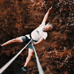 Скок с бънджи или пандюл