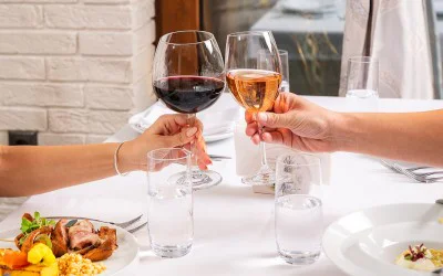 Един ваучер, едно преживяване. Три различни лични истории с универсален подарък.