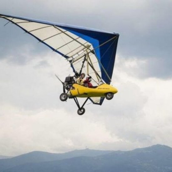 Небето не е лимит с „Полет с мотоделтапланер над Казанлък“ от Makaroon
