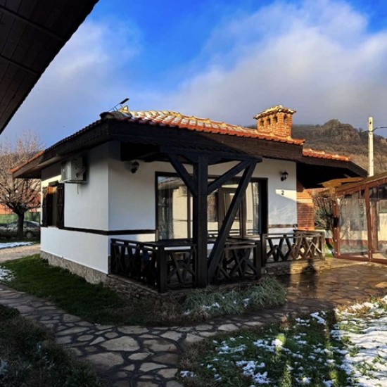 Почивка насред Родопите с Нощувка в къщи за гости Rhodonest, с. Горно Брястово от Makaroon