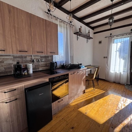 Почивка насред Родопите с Нощувка в къщи за гости Rhodonest, с. Горно Брястово от Makaroon