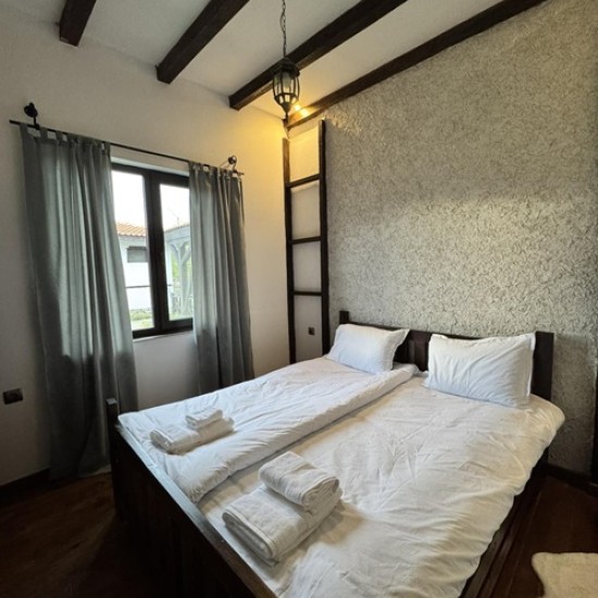 Почивка насред Родопите с Нощувка в къщи за гости Rhodonest, с. Горно Брястово от Makaroon