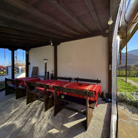 Почивка насред Родопите с Нощувка в къщи за гости Rhodonest, с. Горно Брястово от Makaroon