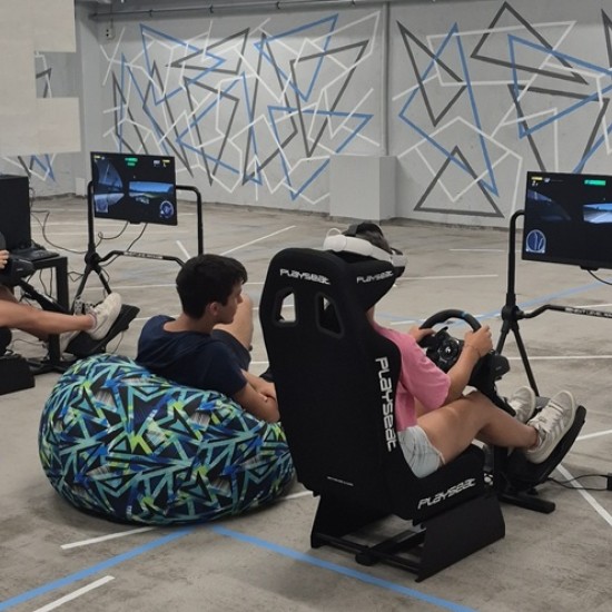 Забавление, смях и игри с Посещение в зала за активни игри и VR приключения във Велико Търново от Makaroon Забавление, смях и игри с Посещение в зала за активни игри и VR приключения във Велико Търново от Makaroon
