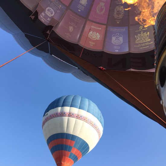 Свободен VIP полет с балон за двама край Шумен за 30 минути от Макароон