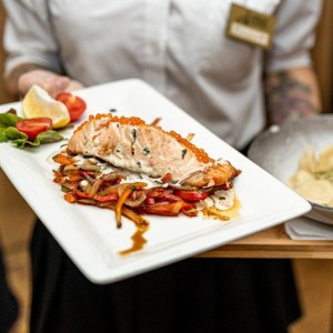 Меню Царска вечеря за двама с дегустация на хайвер и водка в руски ресторант Арбат  Меню Царска вечеря за двама с дегустация на хайвер и водка в руски ресторант Арбат