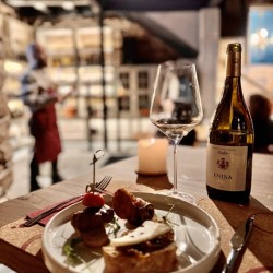 Дегустация за двама на 3 български вина във винен бар Cork&Fork, гр. Пловдив Дегустация за двама на 3 български вина във винен бар Cork&Fork, гр. Пловдив