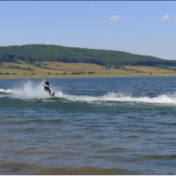 Спускайте се по водата с „Водни ски на яз. Батак“