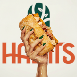 Станете майстори на наргилето с обучение и дегустация за двама в бар Habits, гр. Варна + 2 безалкохолни напитки и домашна торта 