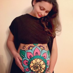 Баланс от цветове с "Body Art Терапия за Бременни" Баланс от цветове с "Body Art Терапия за Бременни"