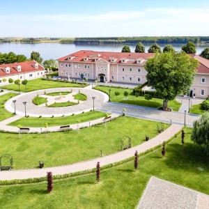 Две нощувки в Bononia Estate Winery & Resort с винена дегустация и разходка с VESPA Две нощувки в Bononia Estate Winery & Resort с винена дегустация и разходка с VESPA