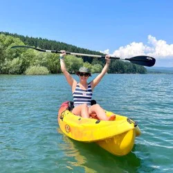 Еднодневен наем на едноместен каяк на язовир Искър за търсачите на приключения