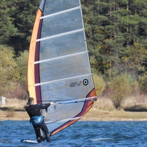 Обучение по Уиндсърф за начинаещи на язовир Искър - запалете искрата на водните спортове