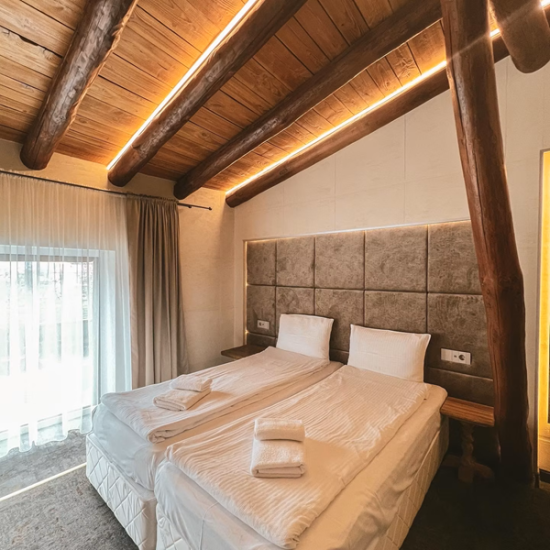 Подарете си една еко почивка с любим човек с 2 нощувки за двама в еко къщичка на тайно място от Makaroon