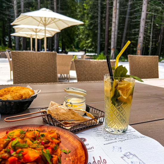 Подарете си заслужена спа почивка, споделена с любимия човек, с Тайно пътуване в Рила планина от Makaroon