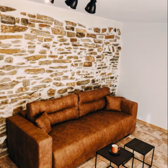 Пътуване за двама на тайно място - впуснете в това приключение сред лавандули и вино от Makaroon