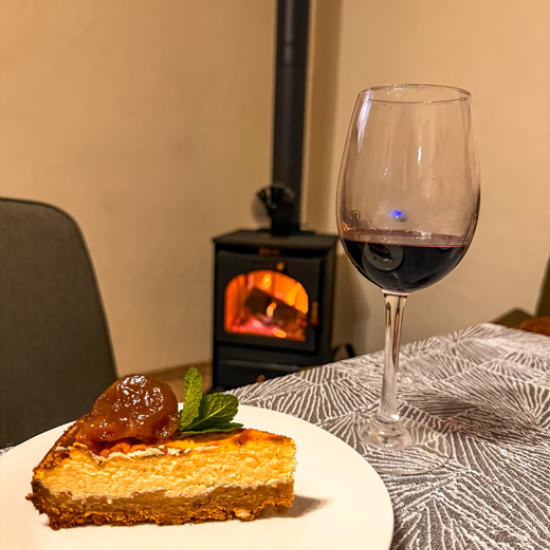 Пътуване за двама на тайно място - впуснете в това приключение сред лавандули и вино от Makaroon