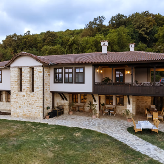 Открийте истинското спокойствие с почивка за двама на тайно място между морето и планината от Makaroon