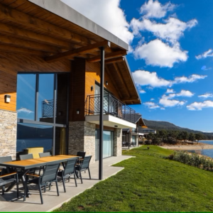 Taйно пътуване за двама: Родопска приказка на брега на язовир - Две нощувки със закуски