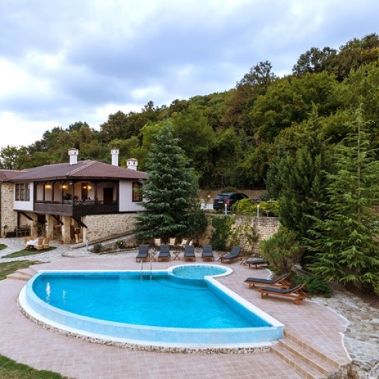 Пълноценна почивка и свързване със себе си с Нощувка за двама в Спа Хотел Carpe Diem от Makaroon