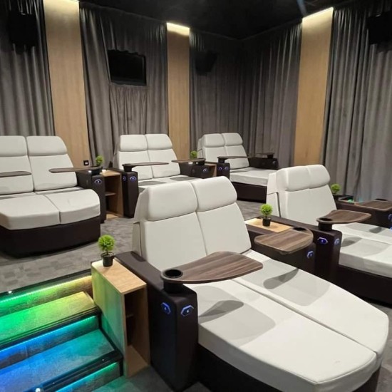 Частна луксозна прожекция на филм по избор във „ВИП зала CineLand” от Makaroon