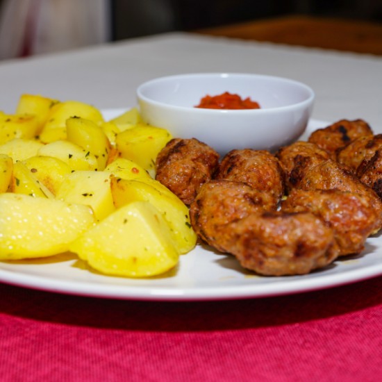 Хърватска кухня: Дегустация на шестстепенно меню за двама - Всички Артикули - 75.00 | Makaroon.bg Хърватска кухня: Дегустация на шестстепенно меню за двама | Makaroon.bg