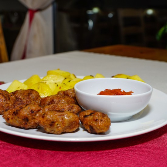 Хърватска кухня: Дегустация на шестстепенно меню за двама - Всички Артикули - 75.00 | Makaroon.bg Хърватска кухня: Дегустация на шестстепенно меню за двама | Makaroon.bg